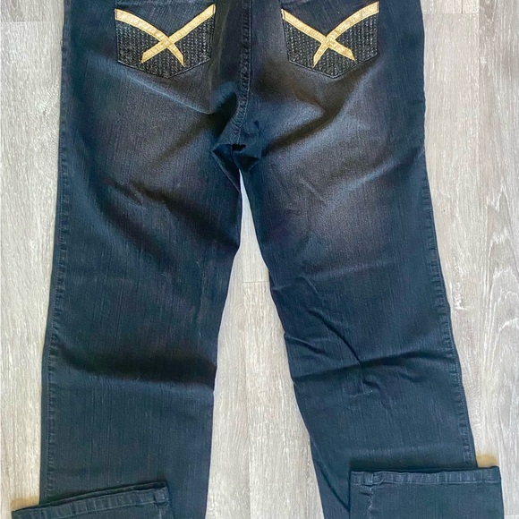 NWT Black Colombian Women’s Jeans - Picture 2 of 5